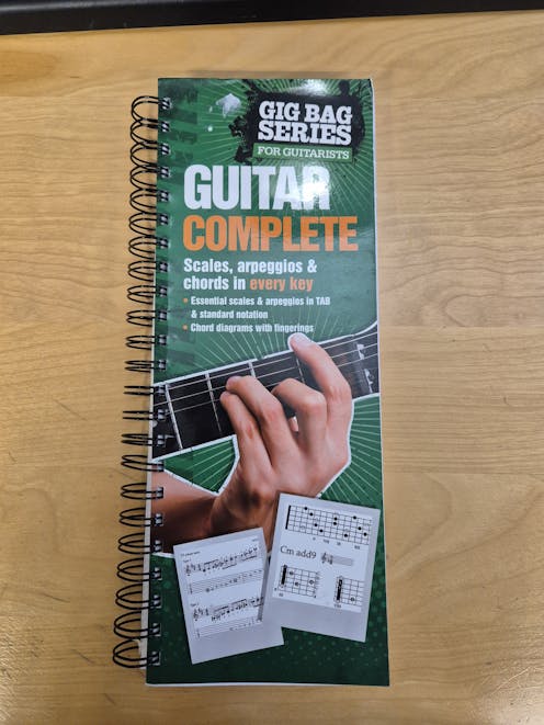 Amsco The Gig Bag Book Of Guitar Complete - Clearance