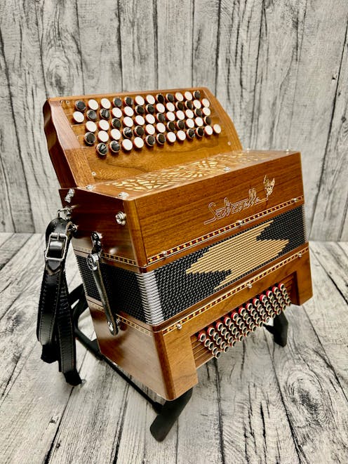 Saltarelle Chaville 5R with Hard Case - Commison Sale