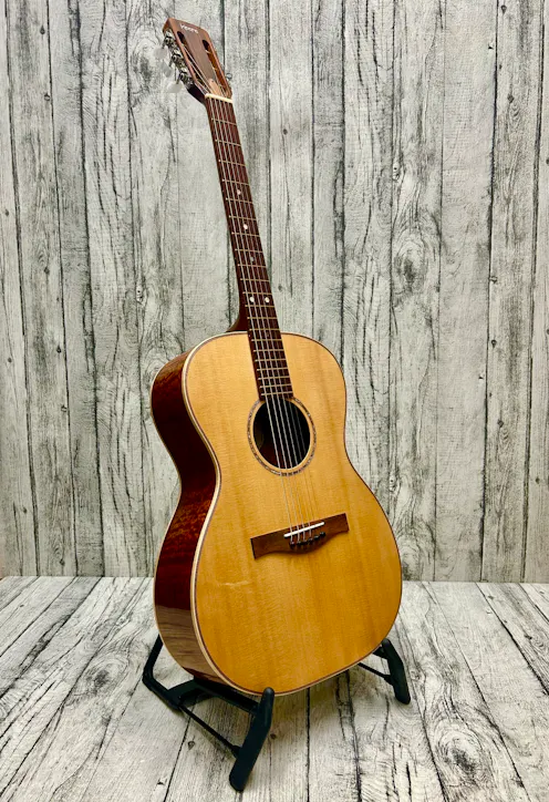 Colin Keefe 'R' Model Hand Made Acoustic Guitar with Hard Case