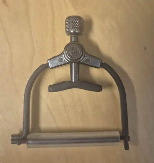 Paige 5 String Banjo/Mandolin Clik Capo - Clearance